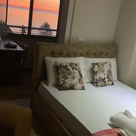 Cozy Beachfront *